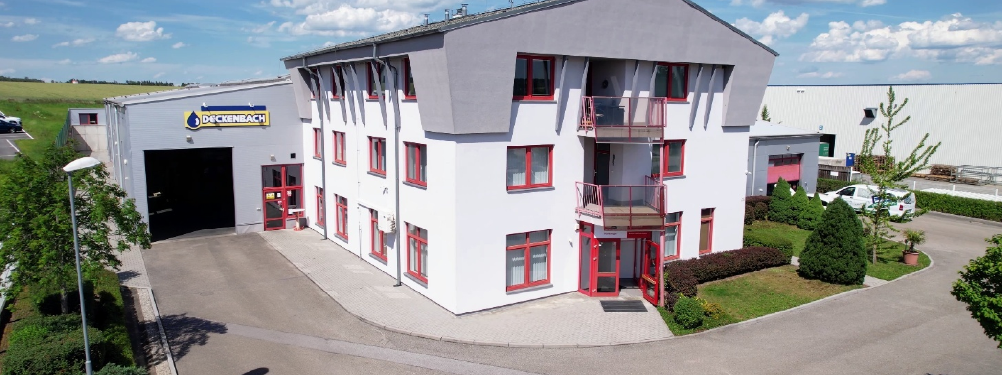   <span style="color:#FFE816;">OLEJE A MAZIVA</span><br>   <span style="color:#2F2483;">PROFESIONÁLŮ!</span>